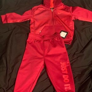 BRAND NEW NIKE jogging set